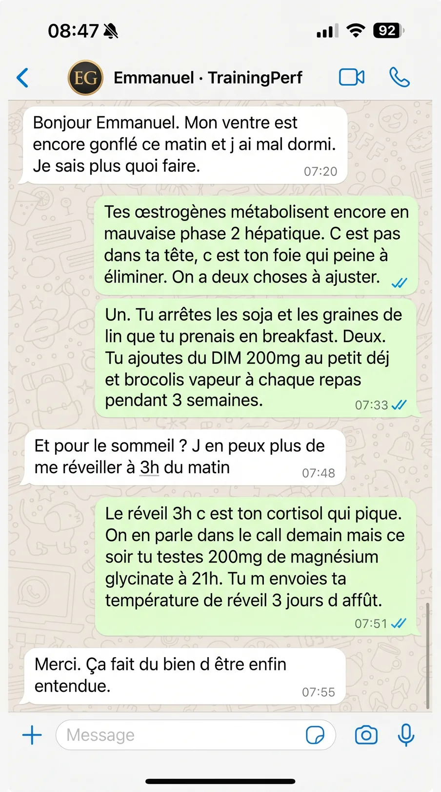Conversation WhatsApp anonymisée, cas femme préménopause ventre gonflé œstrogènes phase 2
